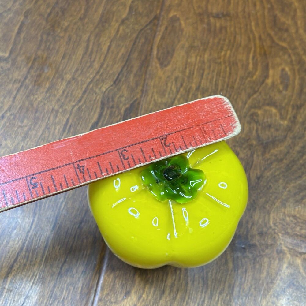 Murano style glass Vegetable 4" Yellow Bell Pepper hand blown paper weight decor - Picture 6 of 9